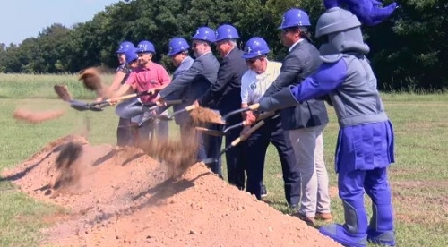 Middle Georgia State breaks ground on new pavilion for premier cross country course. CREDIT: Gloria Ruth Finney (WGXA)